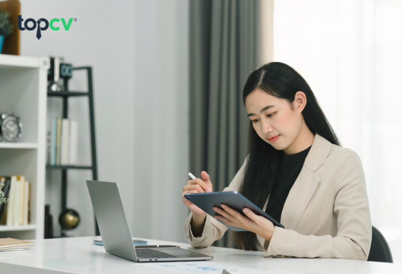 Lộ trình thăng tiến của nhân viên kinh kinh doanh khá rõ ràng với những yêu cầu về kinh nghiệm, kỹ năng cụ thể